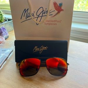 Maui Jim Kapu Gap Polarized Aviator Sunglasses MJ437-04T